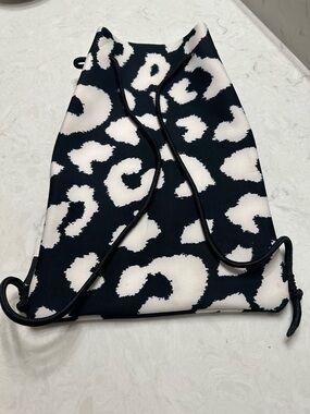 Triangle swimwear Black and White Patterned Neoprene Tote with Rope Handles